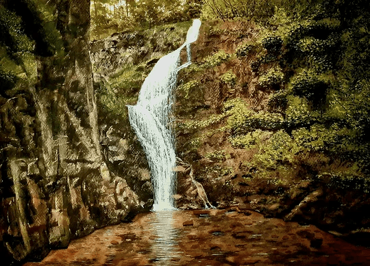 Akvarellmålning: Ett vattenfall gömmer sig i skogens grönska och skapar en tydlig kontrast mellan det rörliga vattnet och den omgivande naturen.